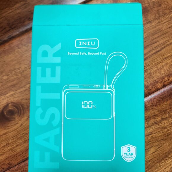 Iniu powebank - Picture 3 of 3